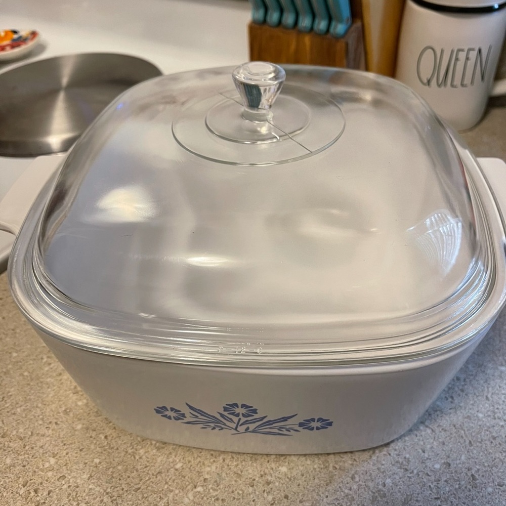 Vintage 5 QT corning ware casserole dish